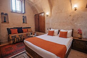 Larissa Cave Hotel