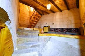 Larissa Cave Hotel
