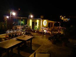 Larissa Cave Hotel