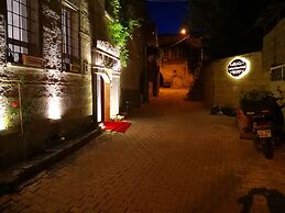 Larissa Cave Hotel