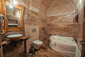 Larissa Cave Hotel
