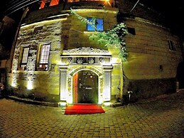 Larissa Cave Hotel