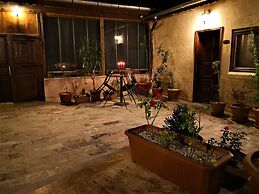 Larissa Cave Hotel