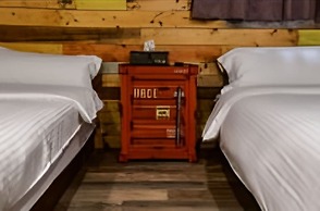 l-stack B&B