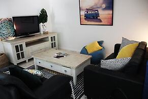 Yeppoon Beachhouse - Hostel