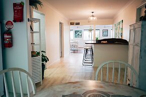 Yeppoon Beachhouse - Hostel
