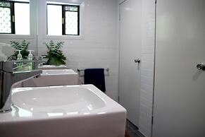 Yeppoon Beachhouse - Hostel