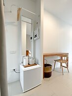 SUNKISS pool.bed.cafe