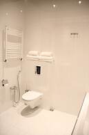 Maxela Rooms & Suites