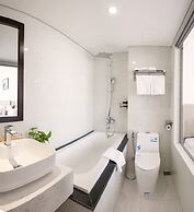 Golden Line Danang Hotel