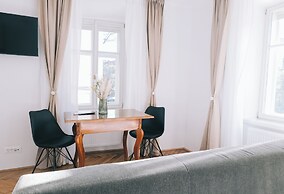 Central Riverside Apartments Meščanka