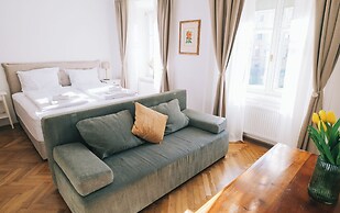 Central Riverside Apartments Meščanka