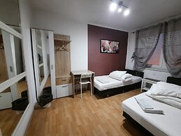 Lorf Hostel&Coffee