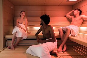The Green Elephant Hostel & Spa
