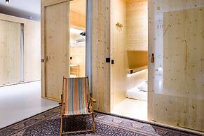 The Green Elephant Hostel & Spa