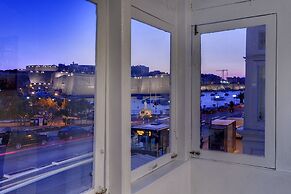 Charming Seafront House In Kalkara
