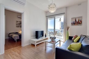 Modern 2 Bedroom Seaview Apartment
