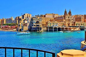 Modern Apartment With Stunning Seaviews