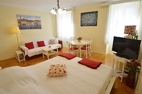 Amici Apartment
