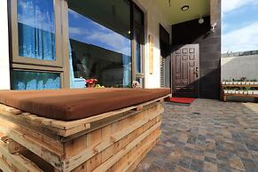 Go THERE B&B