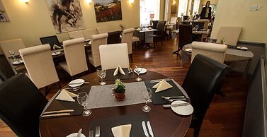 Haigs Hotel