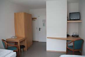 HOTEL RIESENJunior by Trip Inn