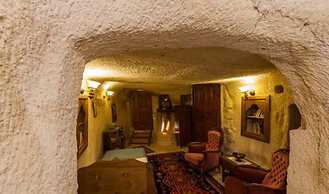 Patisca Cave House