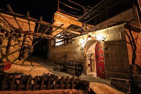 Patisca Cave House