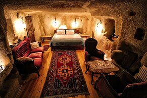 Patisca Cave House