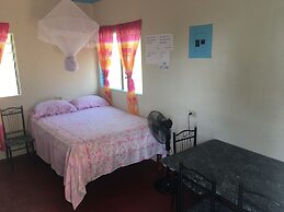 Waikiki Guest House
