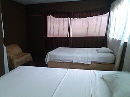 Johmer Expedition Tours & Lodge