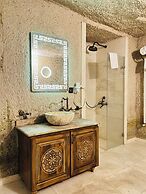 Caftan Cave Suites