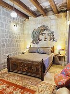 Caftan Cave Suites