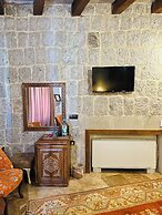 Caftan Cave Suites