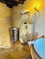 Caftan Cave Suites