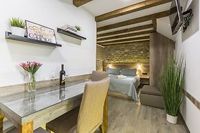 Reval Luxury Stone House Apartments