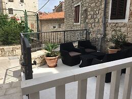 Reval Luxury Stone House Apartments