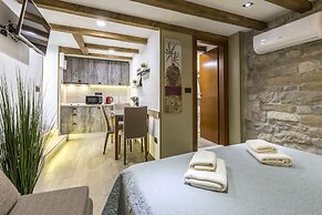 Reval Luxury Stone House Apartments
