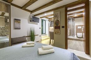 Reval Luxury Stone House Apartments
