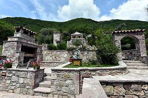 Old Stone House Villas