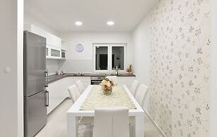 Ivana Apartments