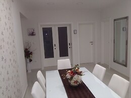 Ivana Apartments