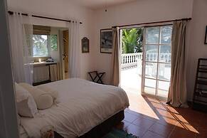 Baoba Breeze Bed & Breakfast