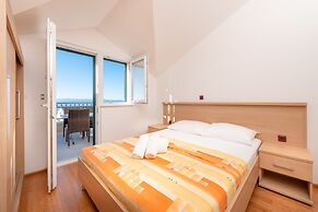 Villa Tucepi Apartments