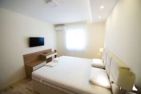 Apartments Leone