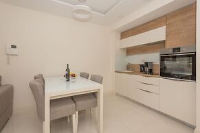 Apartments Leone