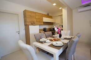 Apartments Leone
