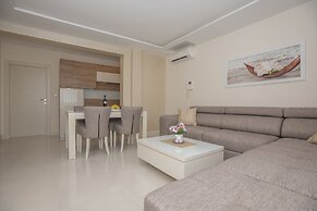 Apartments Leone