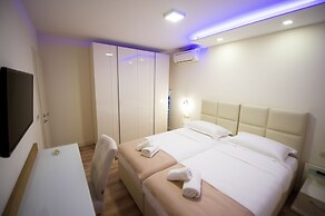 Apartments Leone