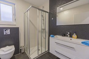 Lux Apartments